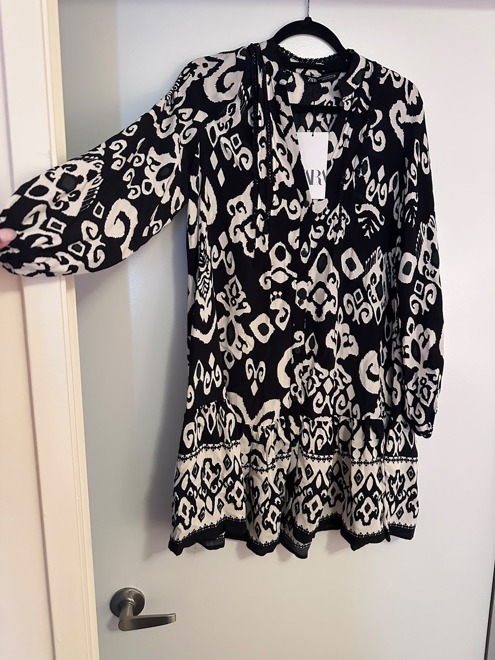 Zara Black and White Printed V-Neck Tunic